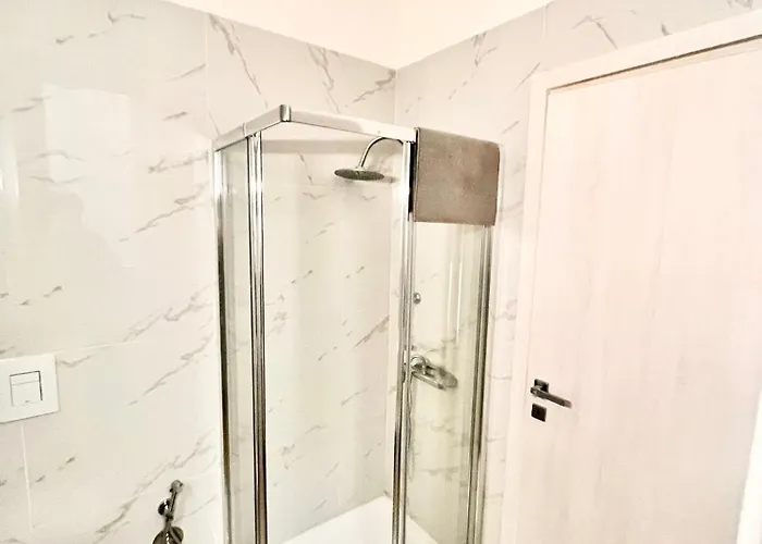 Double Room With Private Bathroom In Shared Apartment